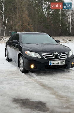 Седан Toyota Camry 2010 в Киеве
