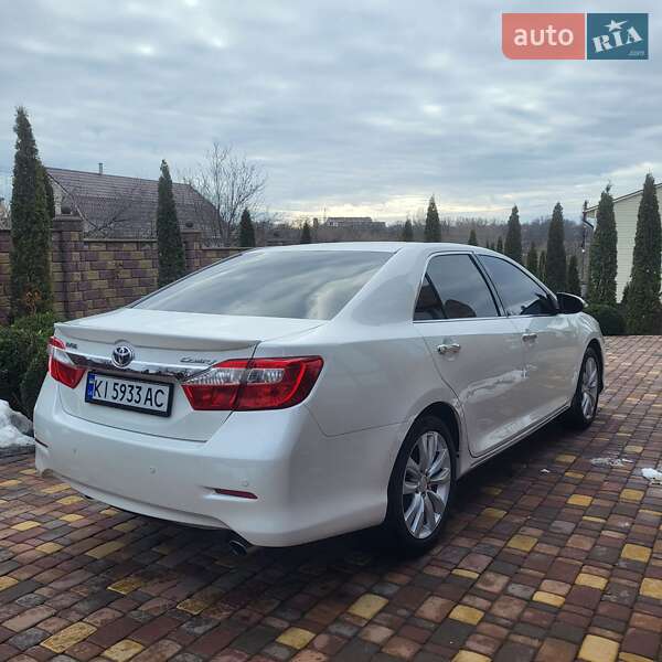 Седан Toyota Camry 2011 в Смеле