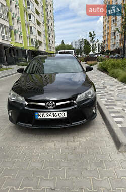 Седан Toyota Camry 2016 в Звягеле
