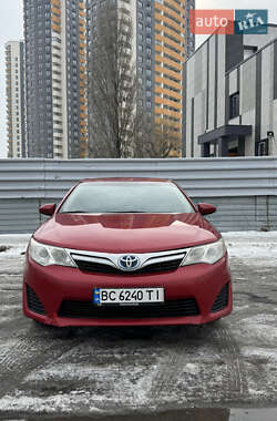 Седан Toyota Camry 2013 в Киеве