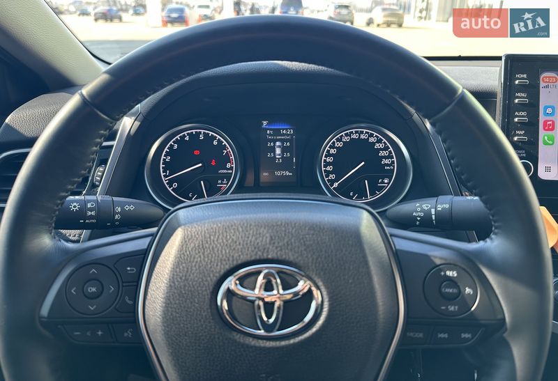 Седан Toyota Camry 2023 в Киеве