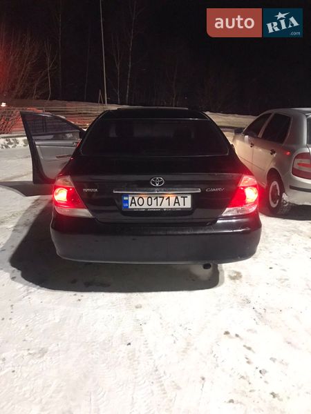 Седан Toyota Camry 2005 в Ужгороде