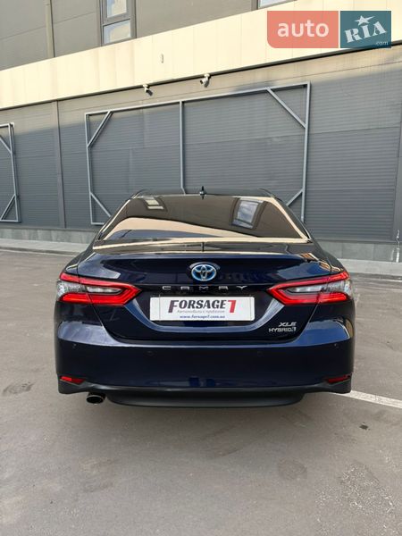 Седан Toyota Camry 2021 в Киеве