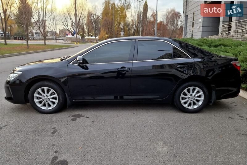 Седан Toyota Camry 2016 в Харькове