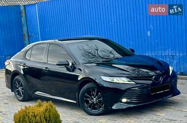 Седан Toyota Camry 2018 в Днепре