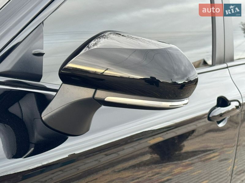 Седан Toyota Camry 2018 в Днепре