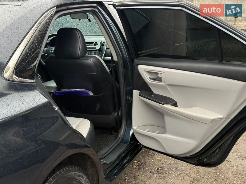 Седан Toyota Camry 2016 в Виннице