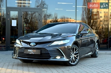 Седан Toyota Camry 2021 в Киеве