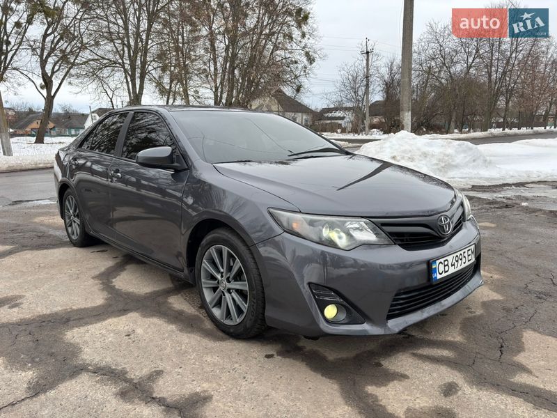 Седан Toyota Camry 2014 в Гадяче