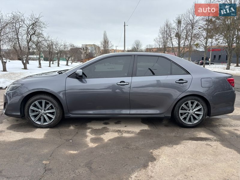 Седан Toyota Camry 2014 в Гадяче