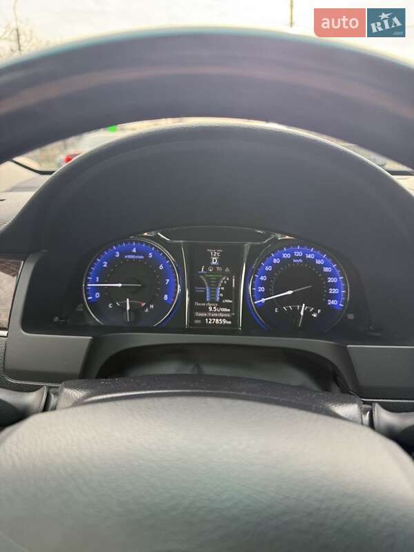 Седан Toyota Camry 2015 в Ивано-Франковске