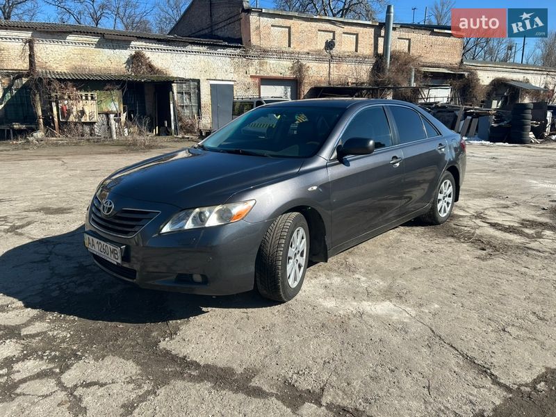 Седан Toyota Camry 2007 в Киеве