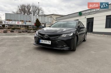 Седан Toyota Camry 2019 в Запоріжжі