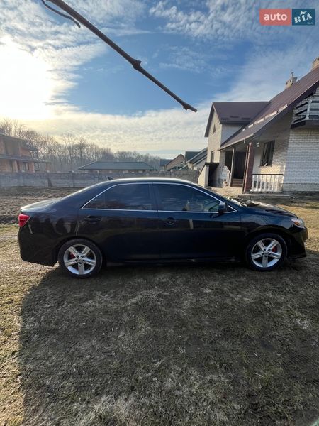 Седан Toyota Camry 2013 в Городке