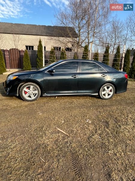 Седан Toyota Camry 2013 в Городке