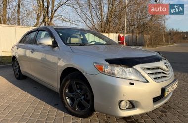 Седан Toyota Camry 2009 в Мостиске