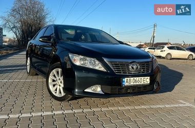 Седан Toyota Camry 2012 в Виннице