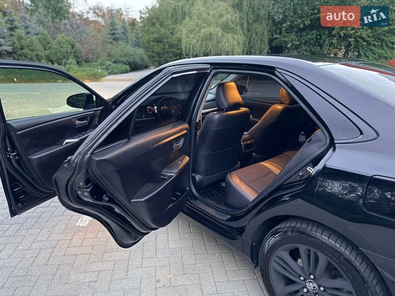 Седан Toyota Camry 2016 в Харькове