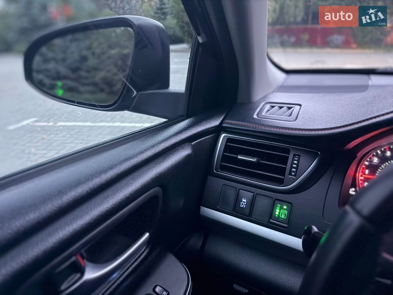 Седан Toyota Camry 2016 в Харькове