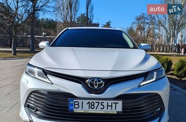 Седан Toyota Camry 2020 в Горишних Плавнях