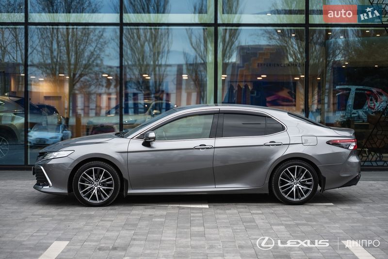Седан Toyota Camry 2024 в Днепре