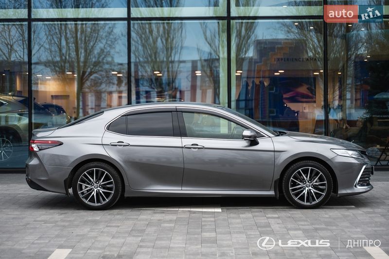 Седан Toyota Camry 2024 в Днепре