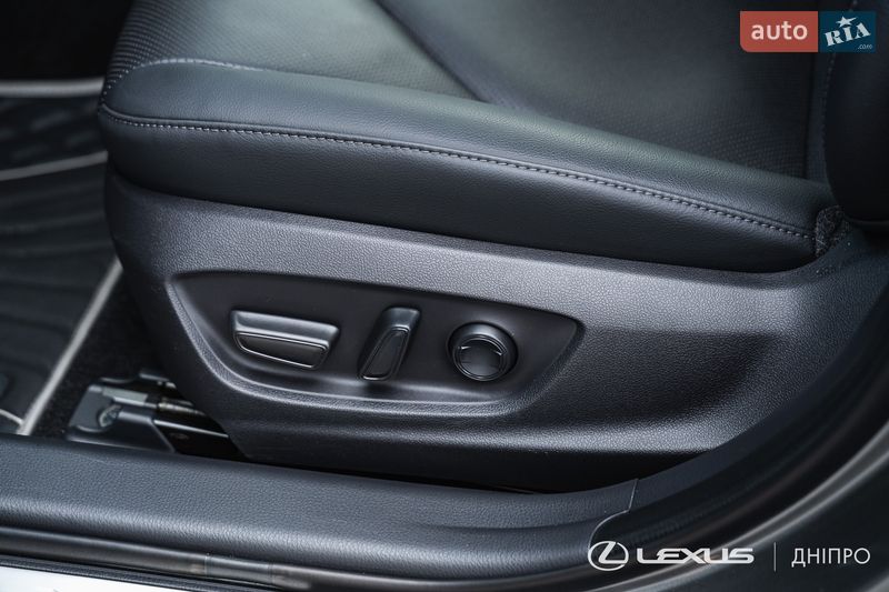 Седан Toyota Camry 2024 в Днепре