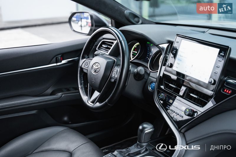 Седан Toyota Camry 2024 в Днепре