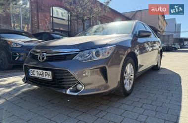 Седан Toyota Camry 2017 в Львові