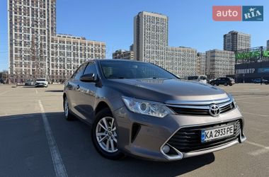 Седан Toyota Camry 2017 в Києві