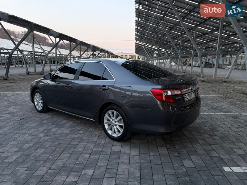 Седан Toyota Camry 2013 в Львове