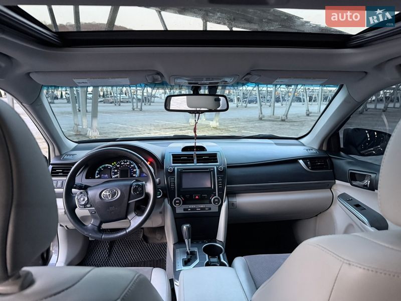 Седан Toyota Camry 2013 в Львове