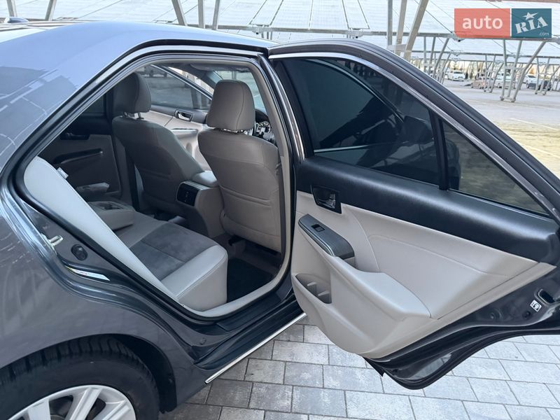 Седан Toyota Camry 2013 в Львове
