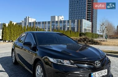 Седан Toyota Camry 2020 в Днепре