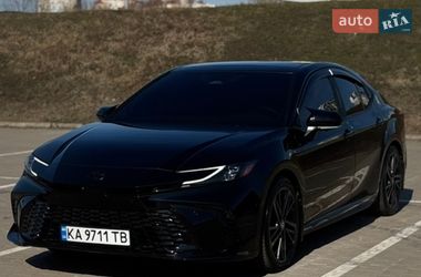 Седан Toyota Camry 2024 в Киеве