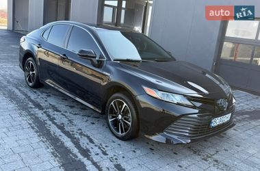 Седан Toyota Camry 2020 в Львове