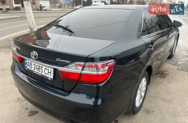 Седан Toyota Camry 2015 в Тульчині