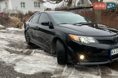 Седан Toyota Camry 2013 в Киеве