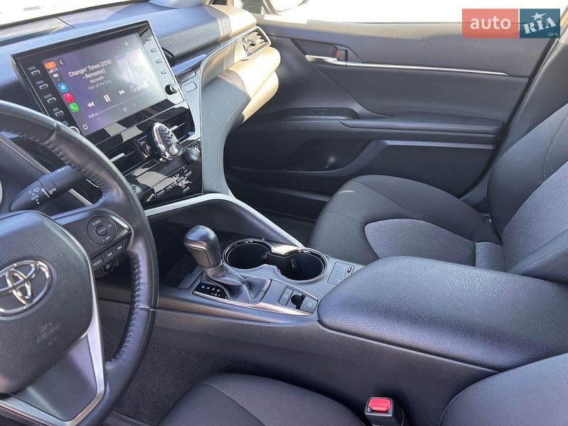 Седан Toyota Camry 2023 в Киеве