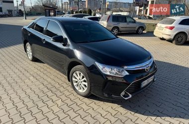 Седан Toyota Camry 2017 в Хмельницком
