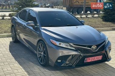Седан Toyota Camry 2018 в Запорожье