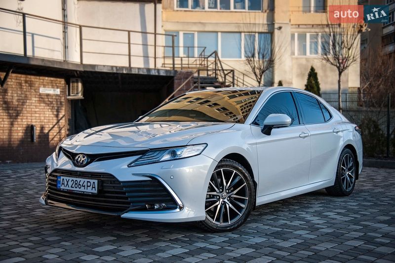 Седан Toyota Camry 2021 в Харькове