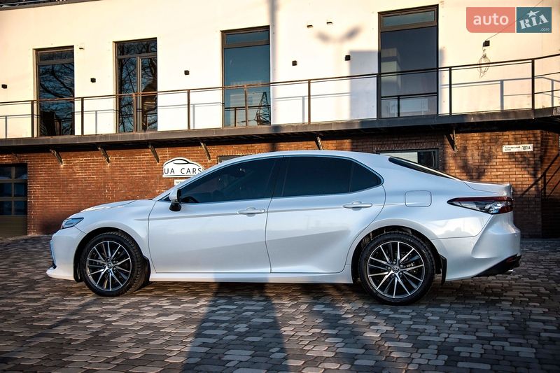 Седан Toyota Camry 2021 в Харькове