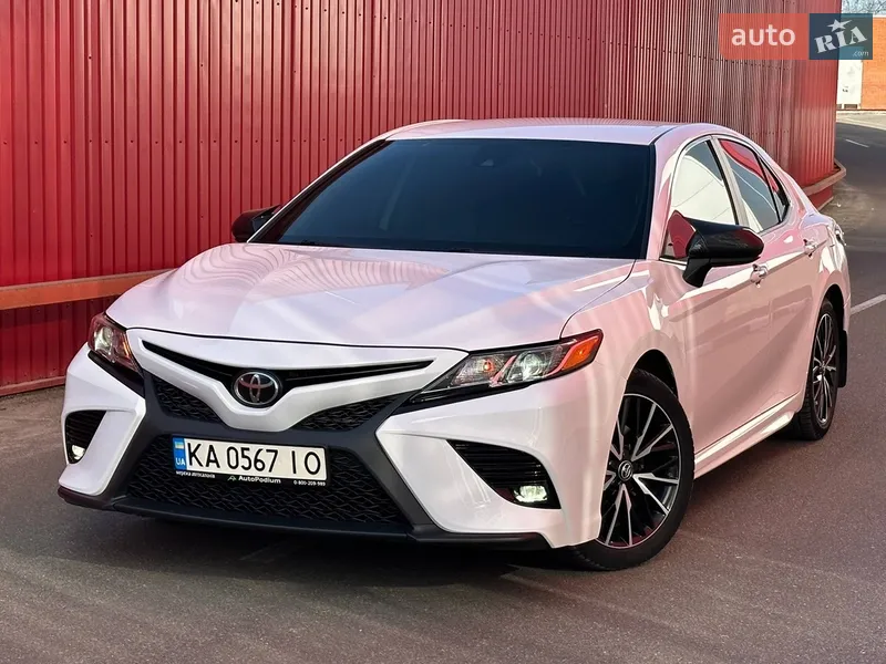 Toyota Camry 2019