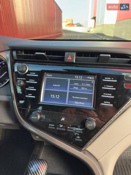 Седан Toyota Camry 2019 в Киеве