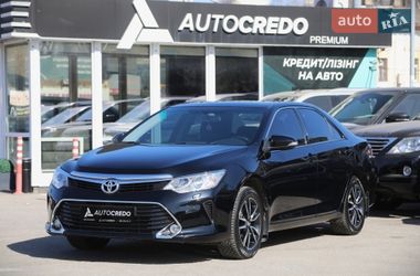 Седан Toyota Camry 2017 в Харькове