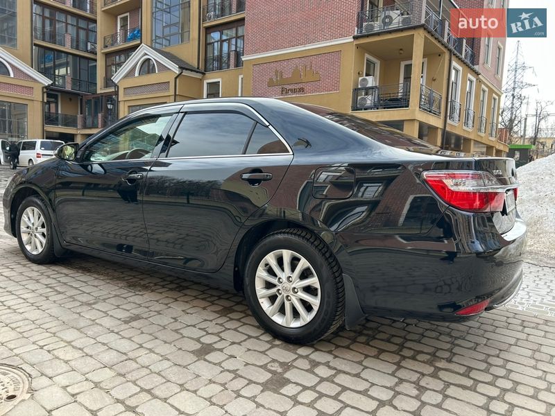 Седан Toyota Camry 2017 в Харькове