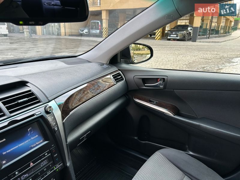 Седан Toyota Camry 2017 в Харькове