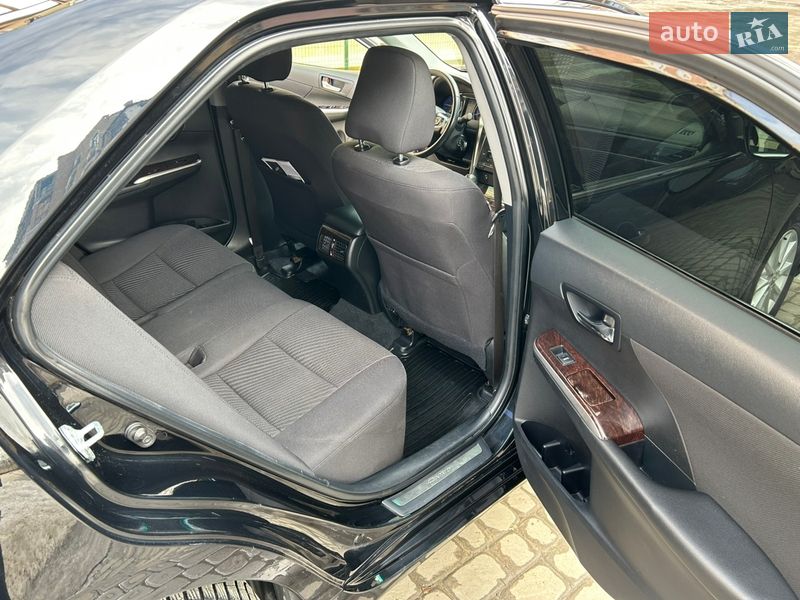 Седан Toyota Camry 2017 в Харькове