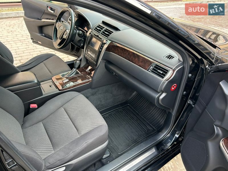 Седан Toyota Camry 2017 в Харькове